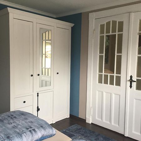 Ferienwohnung Kreatives Wohnen unter Reet ruhig und doch zentral Schwabstedt Zimmer foto