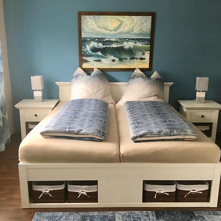 Ferienwohnung Kreatives Wohnen unter Reet ruhig und doch zentral Schwabstedt Zimmer foto