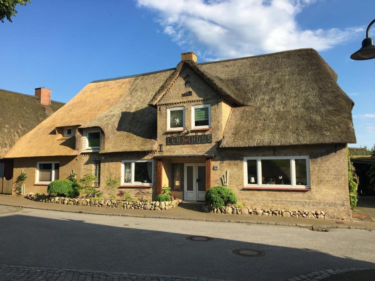 Ferienwohnung Kreatives Wohnen unter Reet ruhig und doch zentral Schwabstedt Exterior foto