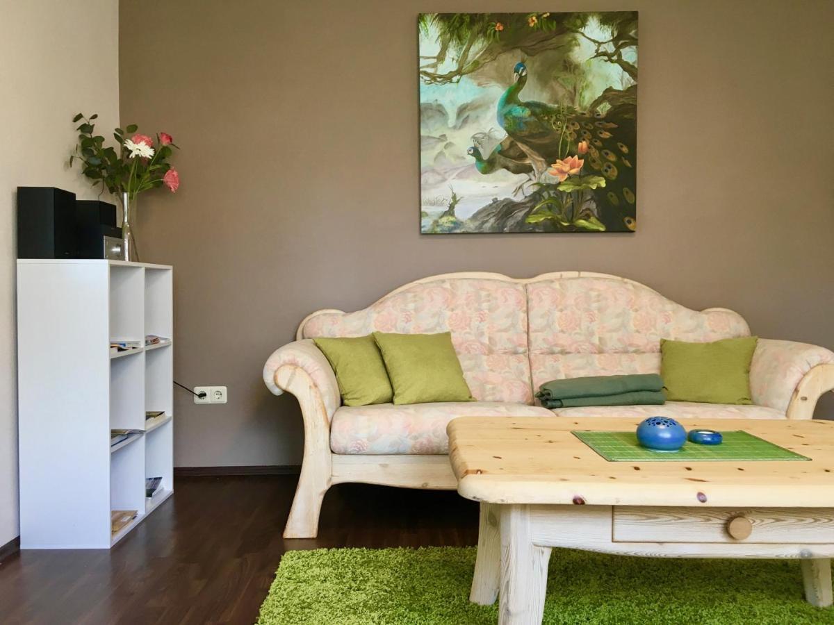 Ferienwohnung Kreatives Wohnen unter Reet ruhig und doch zentral Schwabstedt Zimmer foto