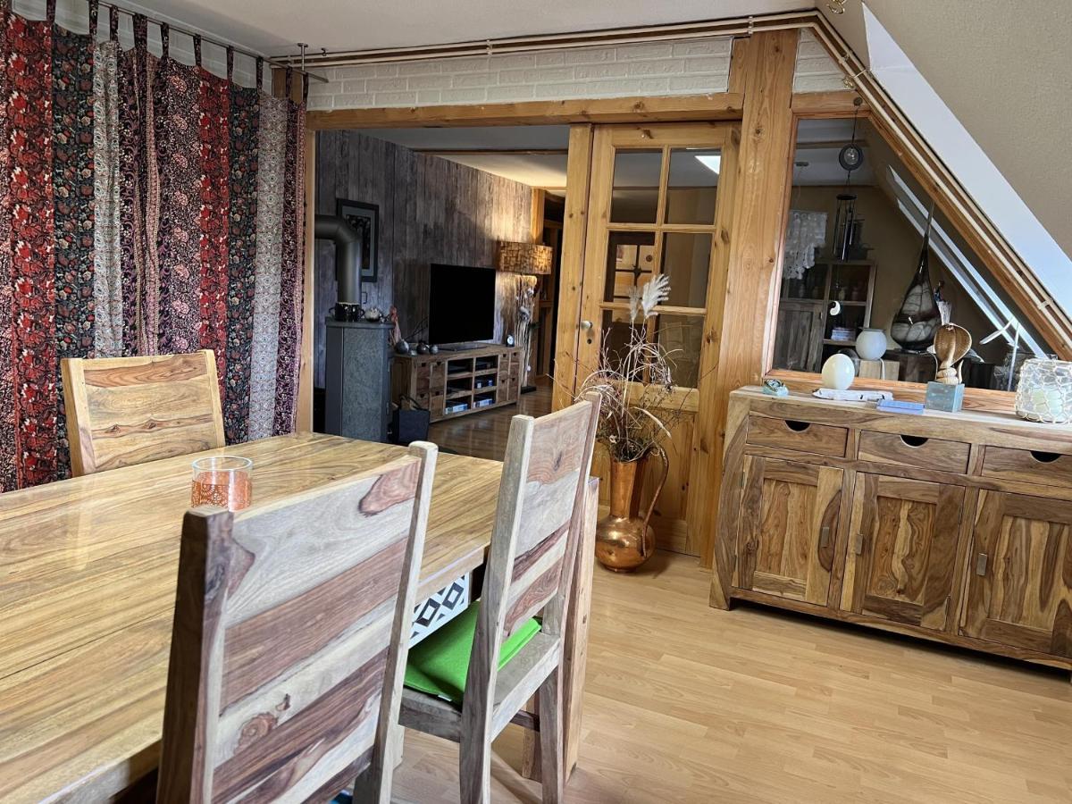 Ferienwohnung Kreatives Wohnen unter Reet ruhig und doch zentral Schwabstedt Zimmer foto