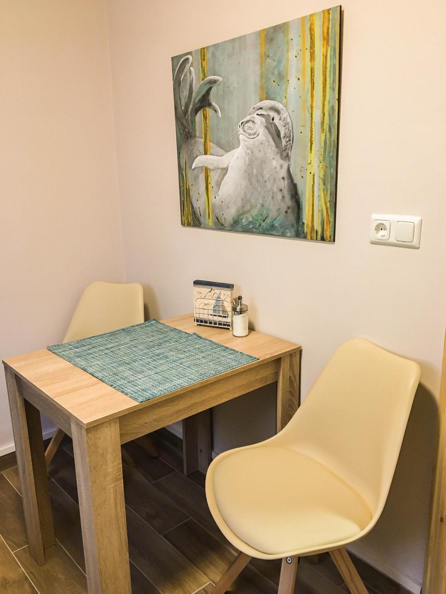 Ferienwohnung Kreatives Wohnen unter Reet ruhig und doch zentral Schwabstedt Zimmer foto
