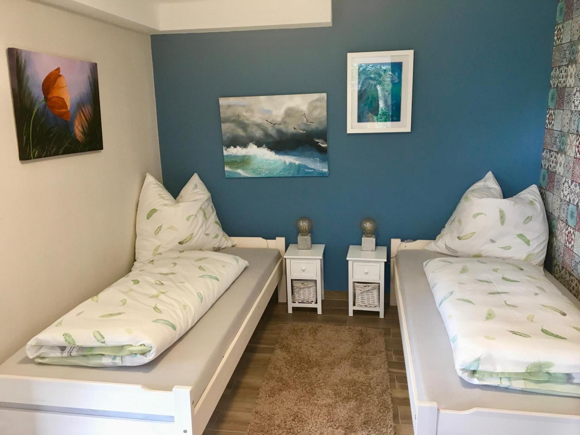 Ferienwohnung Kreatives Wohnen unter Reet ruhig und doch zentral Schwabstedt Zimmer foto