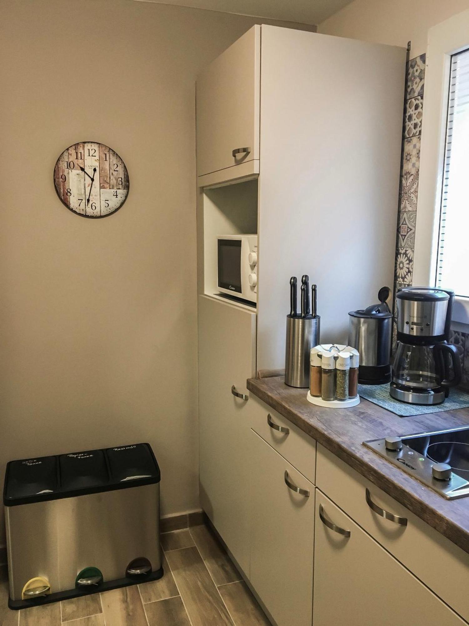Ferienwohnung Kreatives Wohnen unter Reet ruhig und doch zentral Schwabstedt Zimmer foto