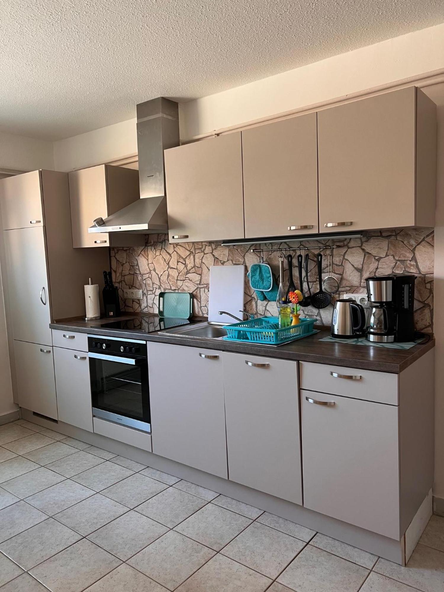 Ferienwohnung Kreatives Wohnen unter Reet ruhig und doch zentral Schwabstedt Zimmer foto