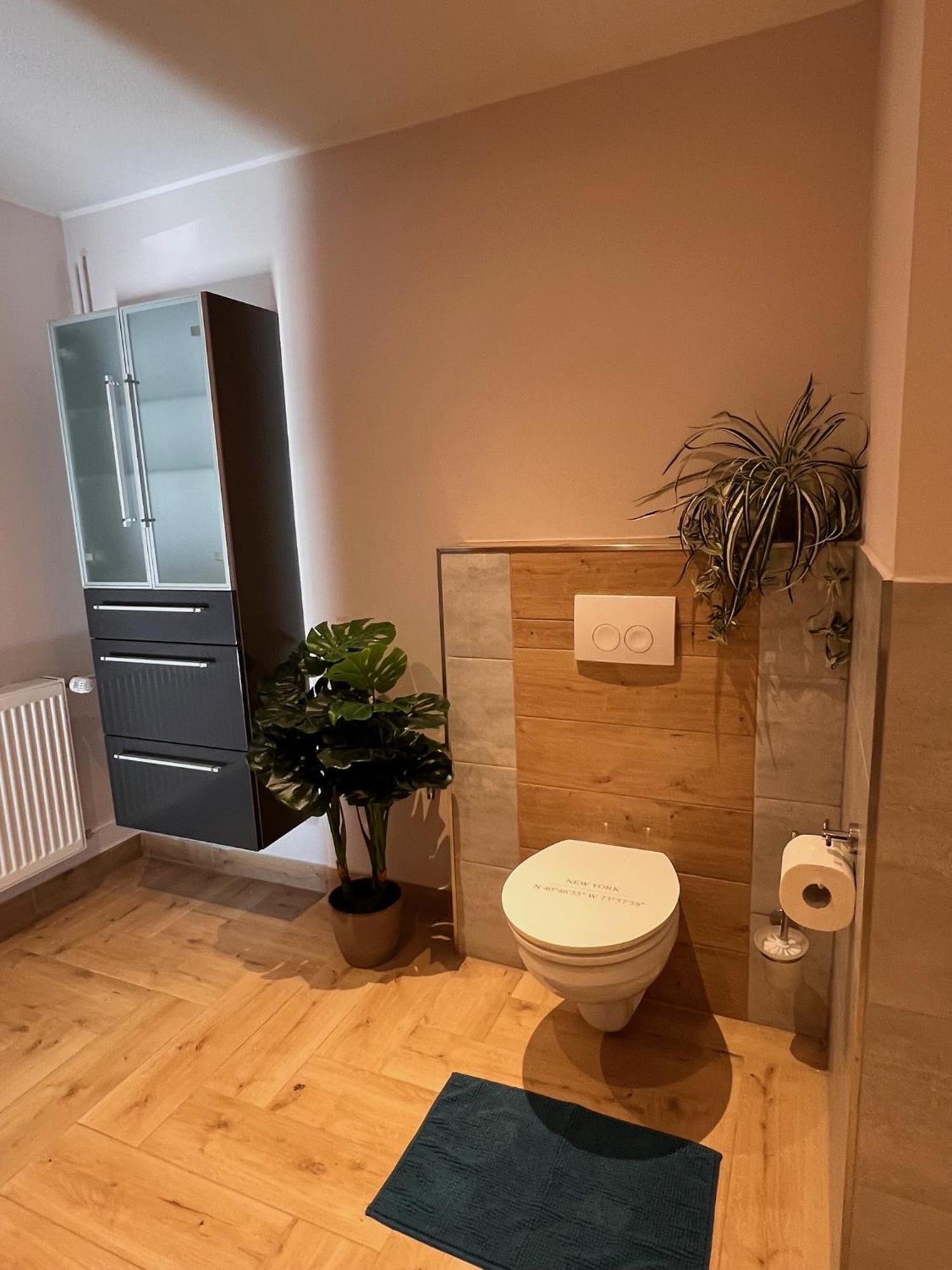 Ferienwohnung Kreatives Wohnen unter Reet ruhig und doch zentral Schwabstedt Zimmer foto